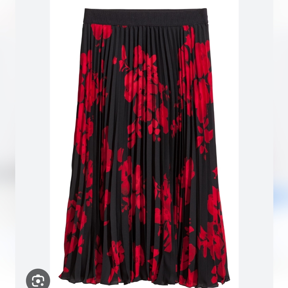 H&M pleated skirt